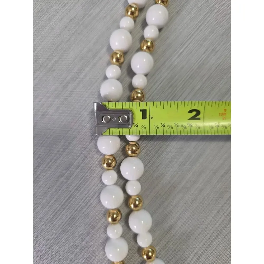 Vintage Retro Preppy Classic Design Beaded Necklace White And Gold Tones